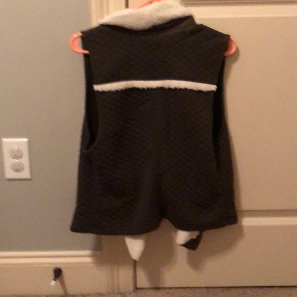Vest - Picture 2 of 2